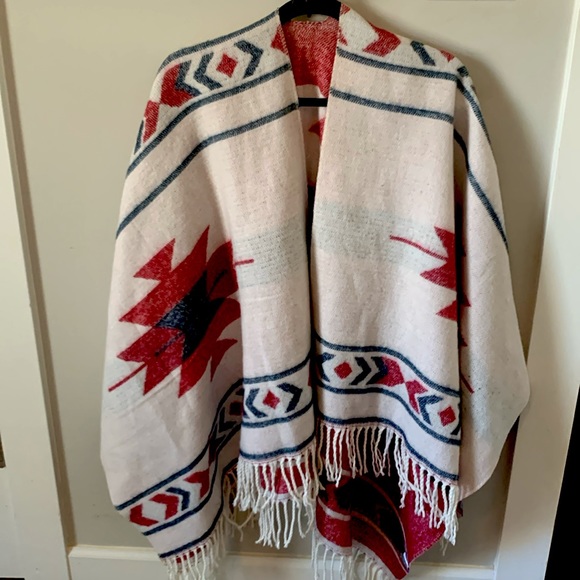 Reversible poncho - Picture 1 of 6